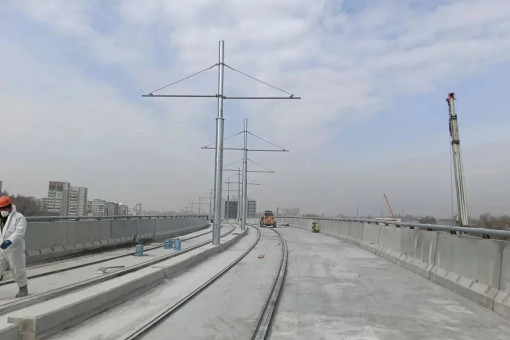 Трамвайную эстакаду на площади Труда начали готовить к запуску