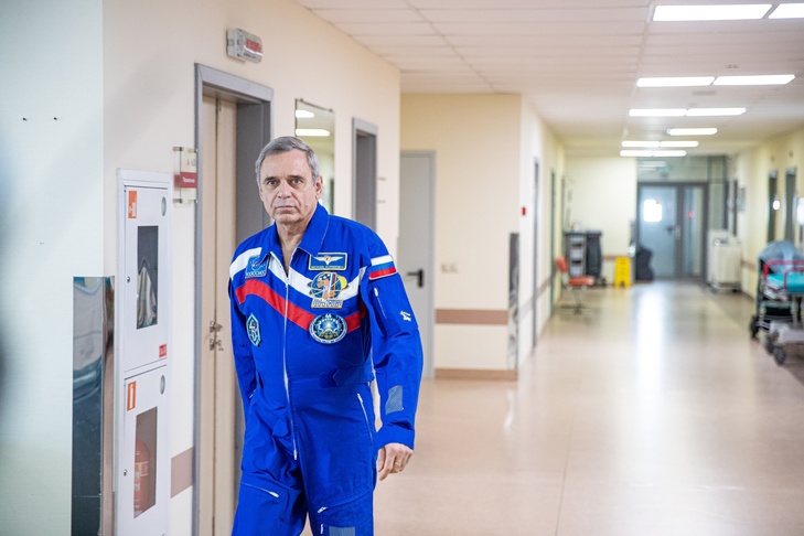 Космонавту Михаилу Корниенко помогли врачи из Новосибирска - ему сделали новый позвонок