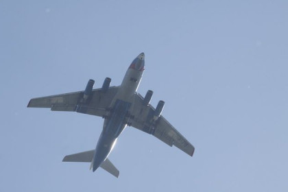 Самолет с больным пассажиром два часа кружил над Новосибирском 