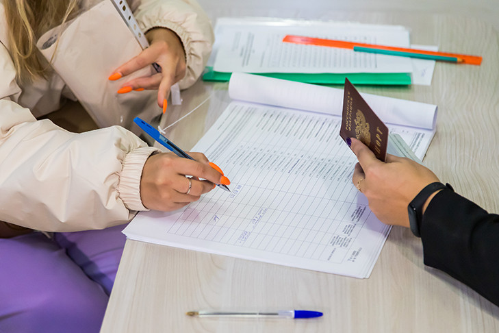 Более 260 тыс жителей Новосибирской области проголосовали в первый день выборов