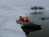 Куйбышевские спасатели отработали действия на акватории по спасению людей в половодье