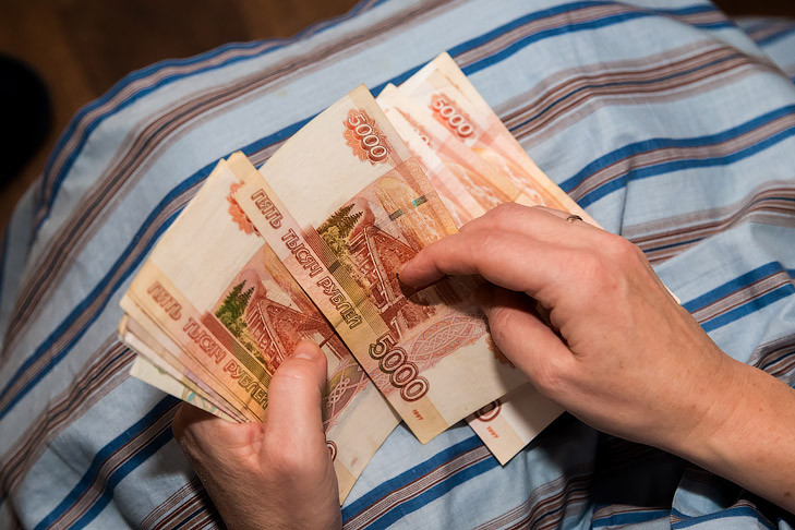 Житель Новосибирска перевел телефонным мошенникам 400 тысяч рублей