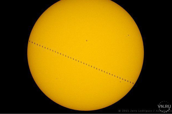 Полет МКС на фоне Солнца смогут увидеть новосибирцы