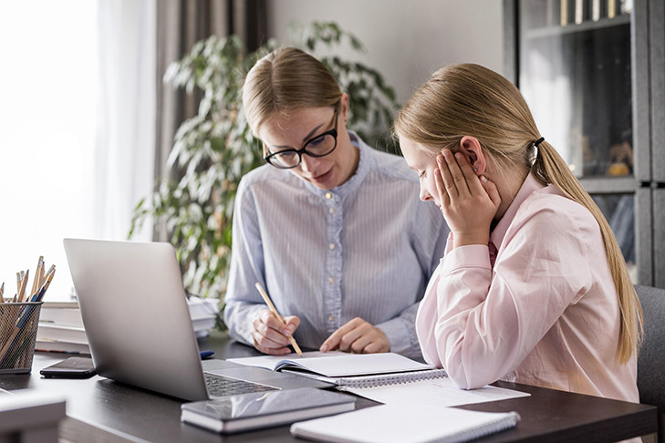 Информатика, русский язык и математика: сколько стоят дополнительные занятия для школьников в Новосибирской области