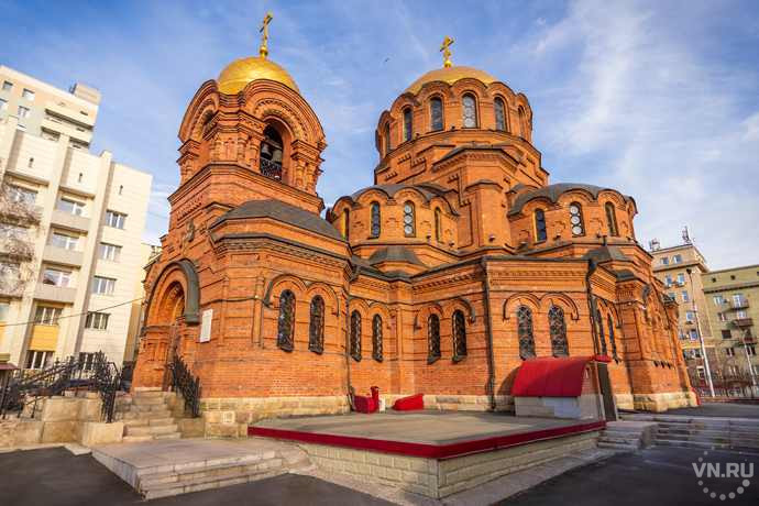 Разрушенные храмы Новосибирска: какие здания спасли ангелы