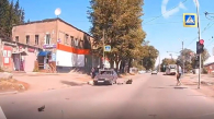 Водитель ВАЗ сбил подростка и девушку в Новосибирске