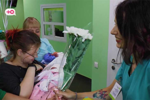 Королевскую двойню родила жительница Новосибирска на программе «Мама в 16»