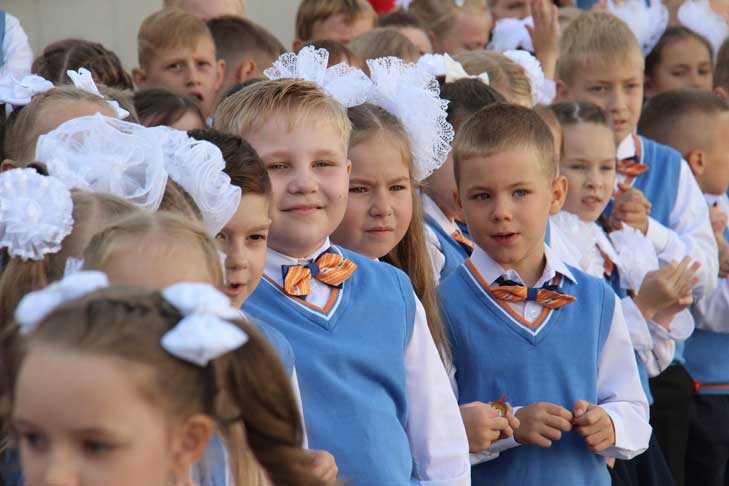Десять тысяч заявлений в 1 класс за неделю подали жители Новосибирской области