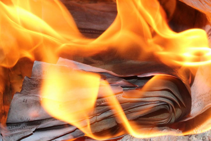 На тушение горящей газеты примчались 8 единиц пожарной техники