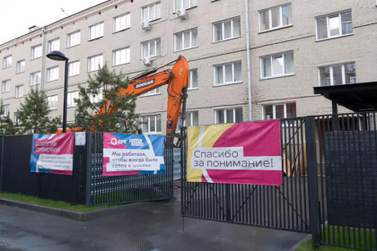 Трубопровод выведут из-под здания Медицинского колледжа в Новосибирске