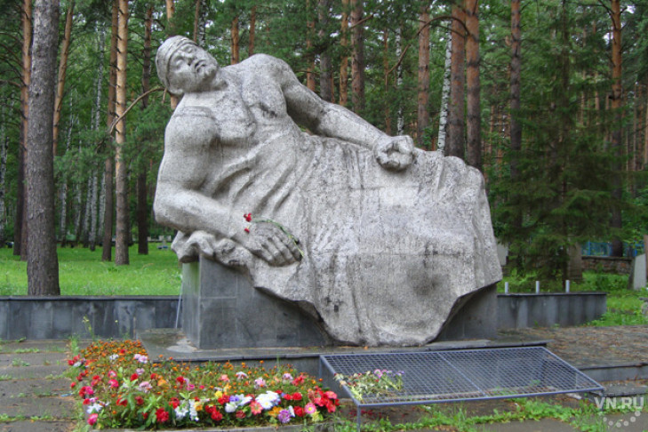 Денег на ремонт Мемориального кладбища в Новосибирске не хватило