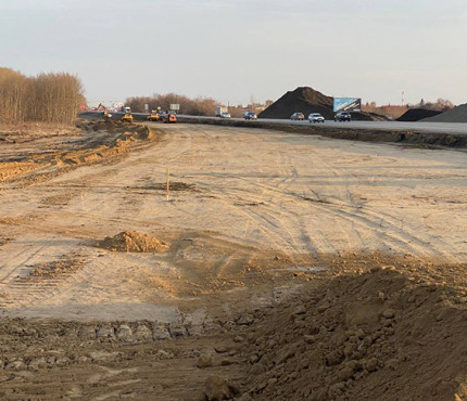 Орындықпен жыныстық қатынасқа түскен қыз