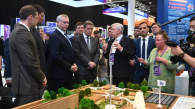 Губернатор Новосибирской области оценил научные разработки на «Технопроме-2026»