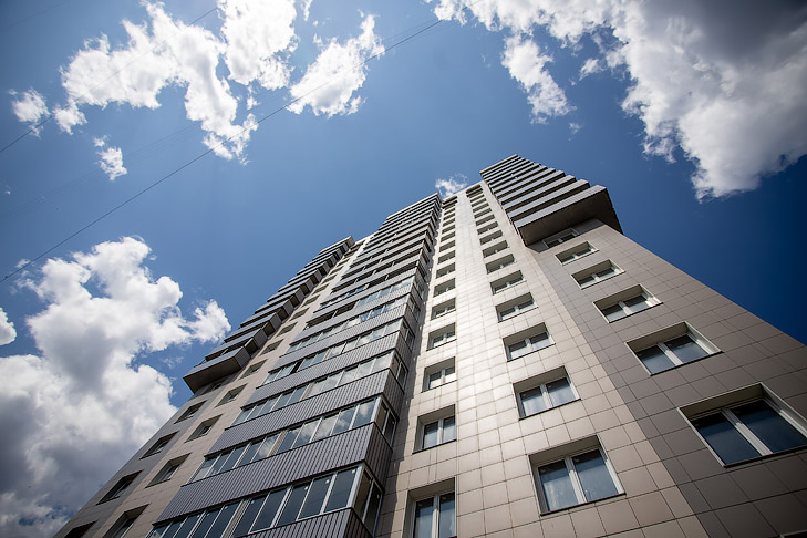 Продажи ипотеки в России в июне выросли почти в 1,5 раза