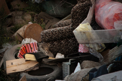 Ситуацию с бабушкой из мусорной квартиры на Донского прокомментировали в мэрии