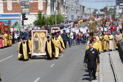 10 тысяч верующих прошли крестным ходом по Новосибирску