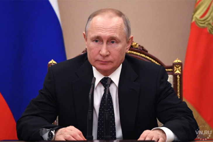 Владимир Путин предостерег от спешки со снятием ограничений по COVID-19