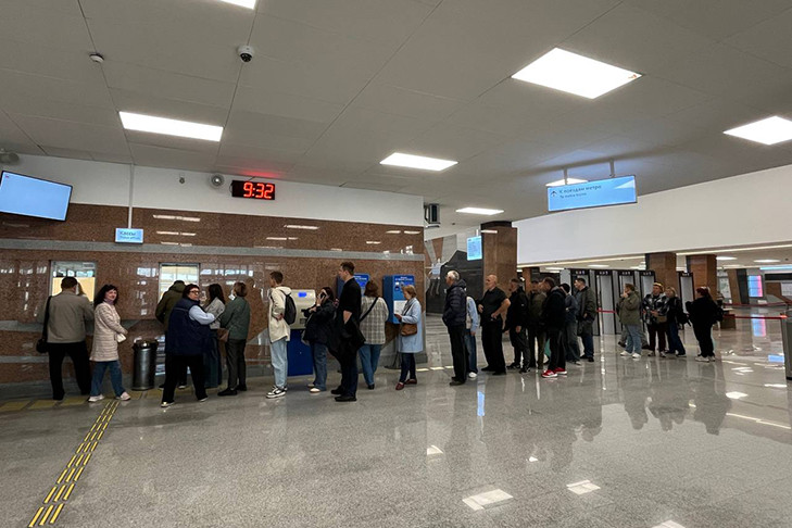 Длинные очереди выстроились за коллекционным жетоном Новосибирского метро