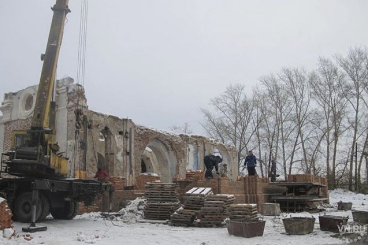 В Колывани восстанавливают храм Святой Троицы