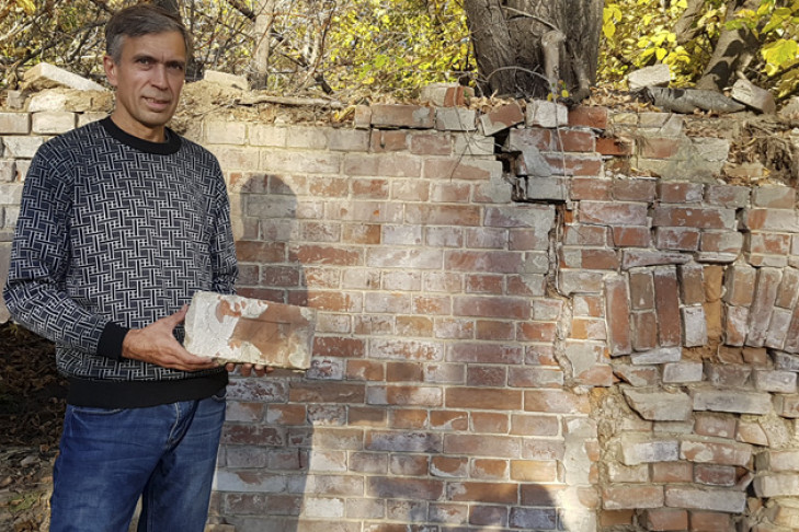 Жители Бугров пытаются спасти развалины XIX века