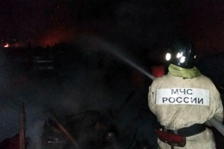 Частный сектор на Сухарке потушили пожарные 