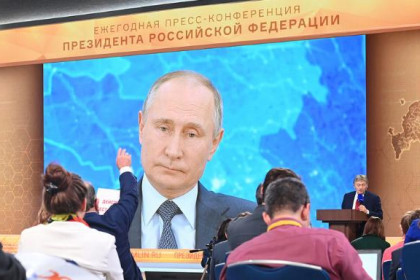 Владимир Путин: на лекарства от коронавируса регионам выделено 15 млрд рублей