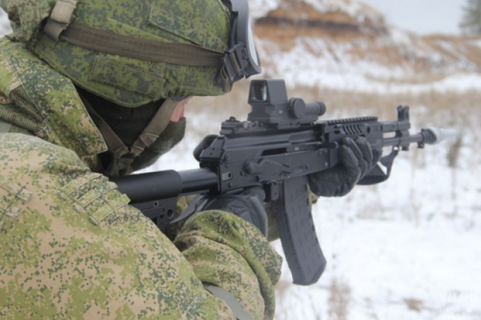 Тысячу новых автоматов АК-12 получили военные в Новосибирске 