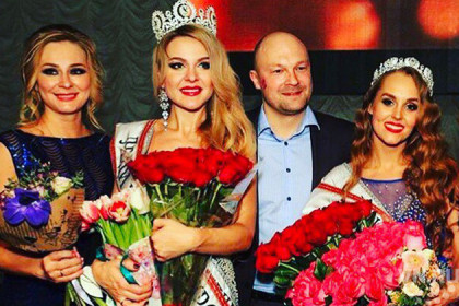 Блондинка с тремя детьми стала самой красивой мамой Новосибирска 