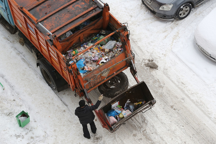 В два раза чаще будут вывозить мусор на новогодних праздниках в Новосибирске