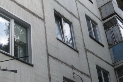 Из окна 7-го этажа выпал 3-летний ребенок в Ленинском районе