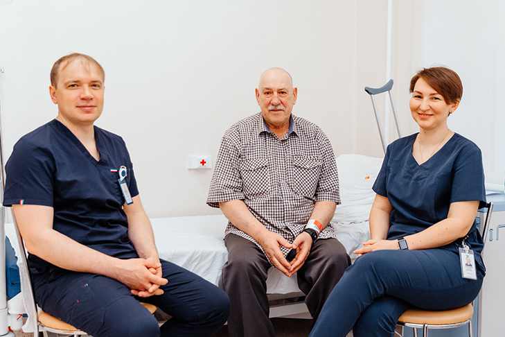 Экс-председателя совхоза с больным сердцем и раком спасли врачи в Новосибирске