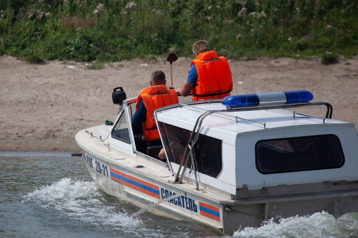 Двенадцатилетняя девочка утонула в реке Бердь на глазах родителей