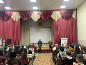 Герой СВО встретился со студентами Новосибирского колледжа систем связи и сервиса