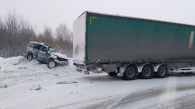 Водитель легковушки погиб в ДТП с КамАЗом на новосибирской трассе