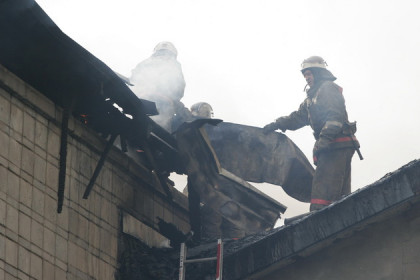 Ползком из огня вывели жильцов в Куйбышевском районе