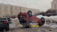 Иномарка перевернулась на улице Высоцкого в Новосибирске