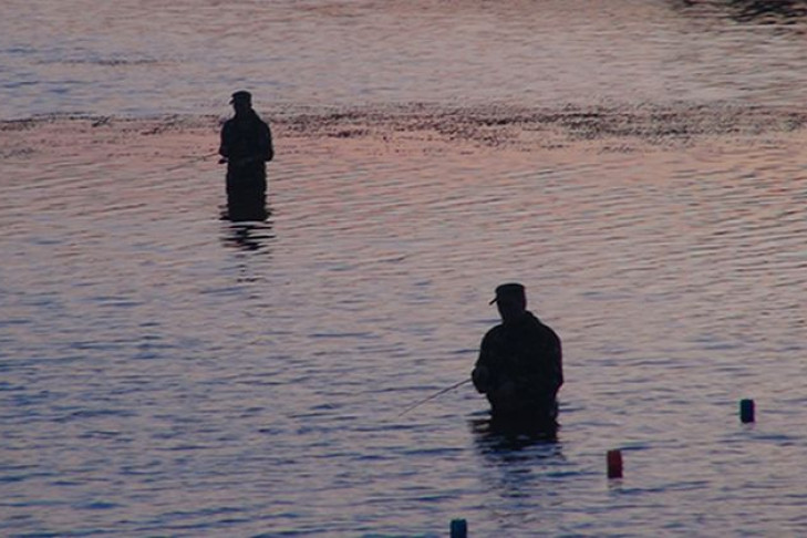 Пьяный рыбак на матрасе утонул в 100 метрах от берега