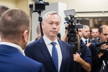 Сенатор Городецкий поздравил губернатора Травникова с Днем рождения