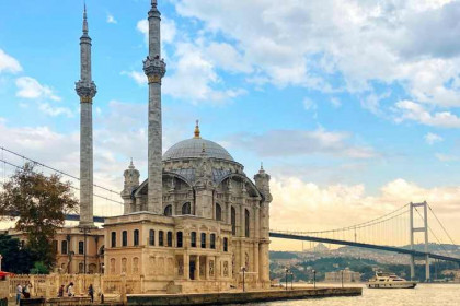 Бесплатный роуминг за бронирование зарубежных отелей получат новосибирцы