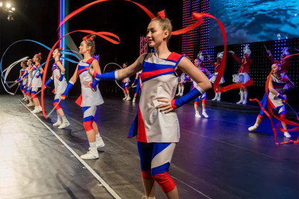 Битва за сборную: в Новосибирске начались крупнейшие соревнования по аэробике