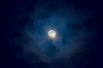 Вечернее небо Новосибирска украсят молодая Луна и две ярчайшие планеты