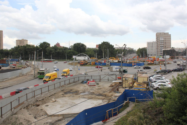 На развитие транспорта и дороги Новосибирск получил 6,3 млрд рублей из областного бюджета в 2021 году