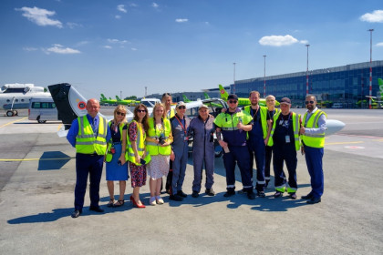 Экипаж кругосветного перелёта встретили в новосибирском аэропорту Толмачёво