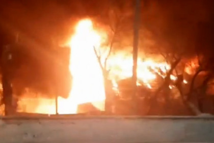 Пожар в частном доме на Хилокской вспыхнул в Новосибирске