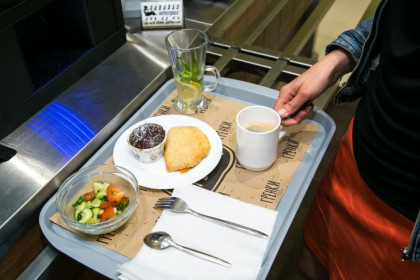 Лучшее время для завтрака назвала диетолог Королева