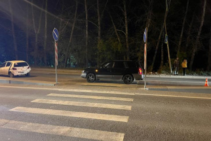 Водитель Subaru врезался в машину с ребенком на переходе в Новосибирске