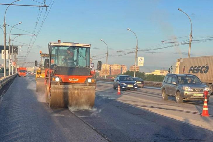 Димитровский мост на несколько дней частично перекрыли в Новосибирске