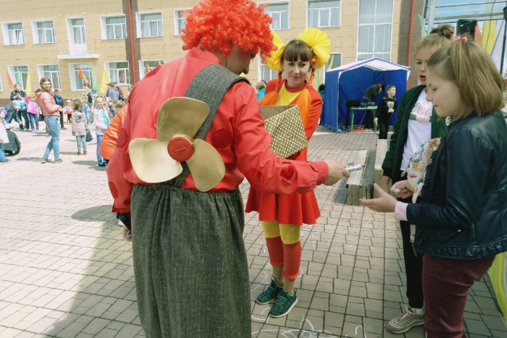 Как развлекали детей на 1 июня в Болотном