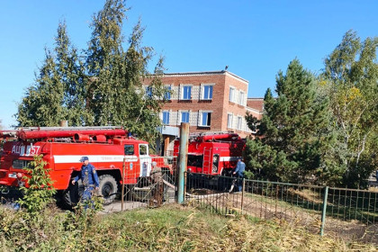 Прием врачей перенесли из-за пожара в Каргатской больнице