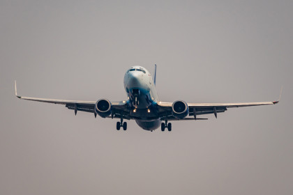 Самолет А-320 совершил экстренную посадку в аэропорту Толмачево